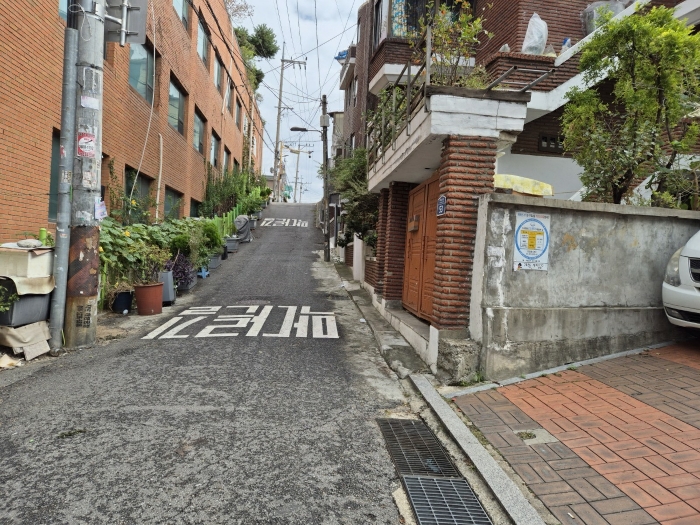 본건(북측도로 접면부위) 전경