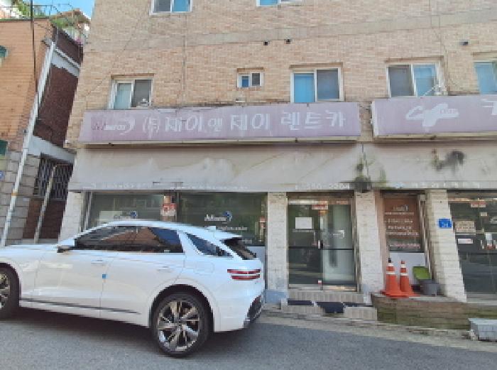 1층 좌측 제이앤제이렌트카 사무실