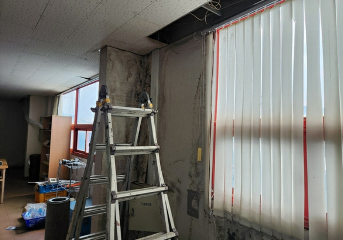 2층 사무실 누수부분