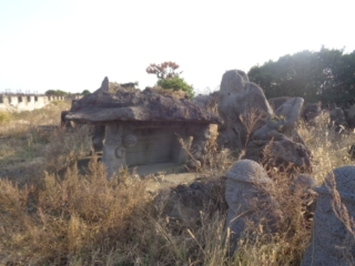 소재지2(용담삼동 2413) 지상 석재 조형물 사진