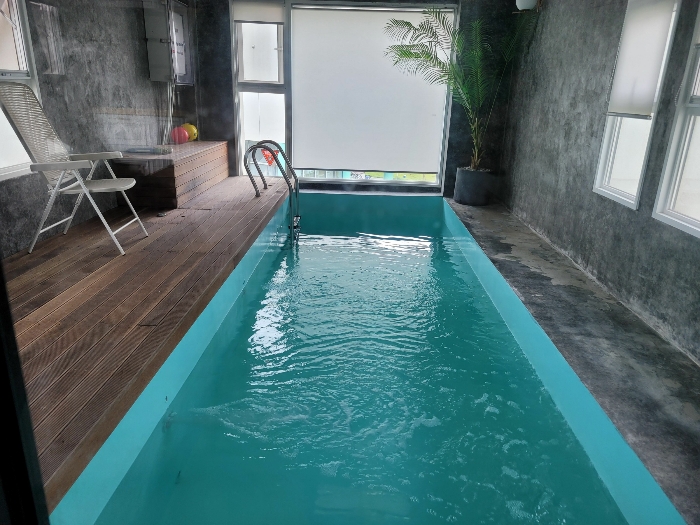 기호(9) 2층 수영장

