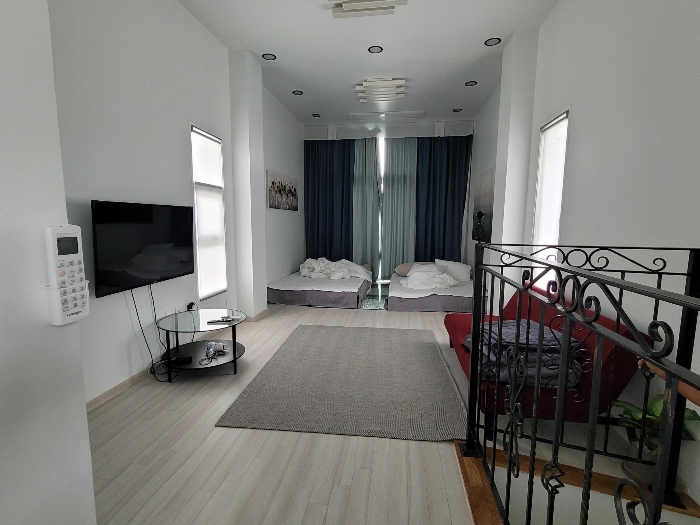 기호(9) 거실겸방
