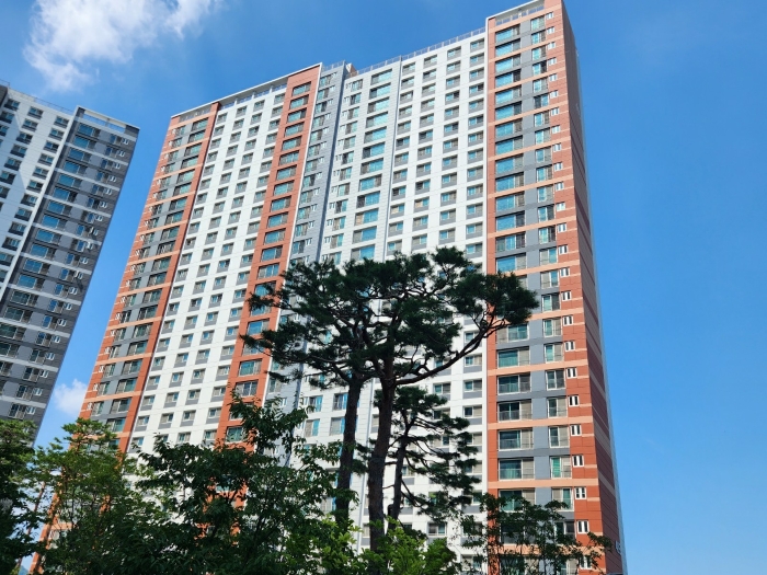 본건 403동 전경