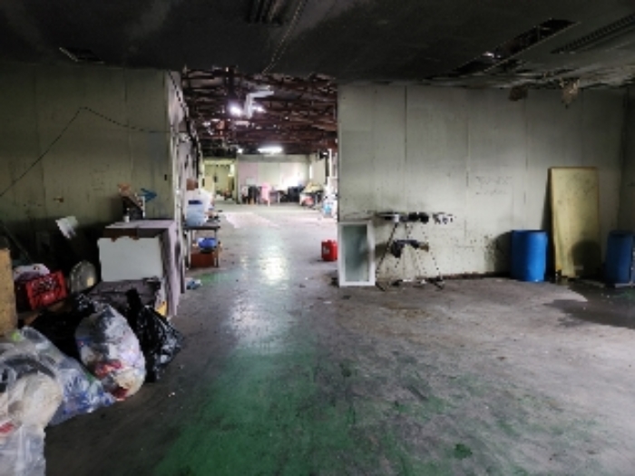 목록4 건물 중 공장(원단편조업) 2층(창고) 전경