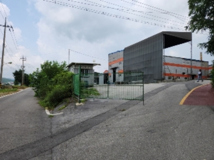 목록8(상수리535-3) 및 목록5(상수리535) 전경(도로에서의 출입구)