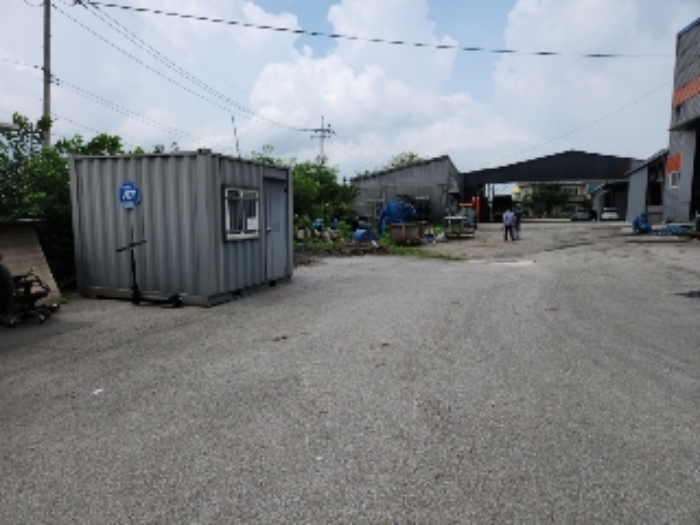 목록5(상수리535) 및 목록2(상수리411-3) 전경(공장 앞 공간)