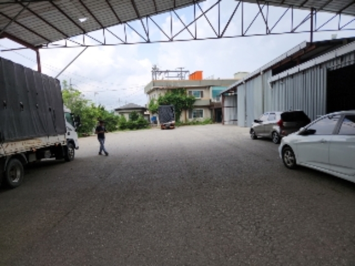 목록5(상수리535) 및 목록2(상수리411-3) 전경(공장 앞 공간)