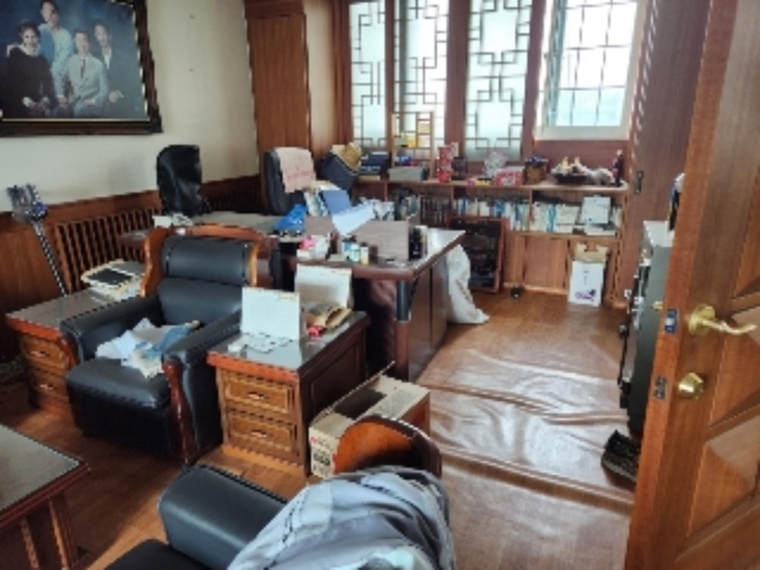 목록4 건물 중 관리동 2층 사무실 전경