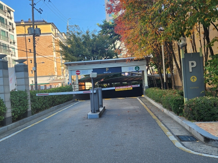 주차장 출입구