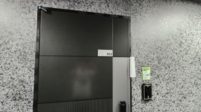 303호 안내문 부착