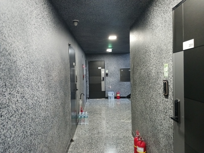 기호(1) 2층 복도 근경