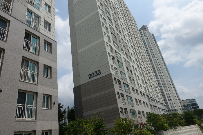 건물 외관 - 남서측에서 촬영