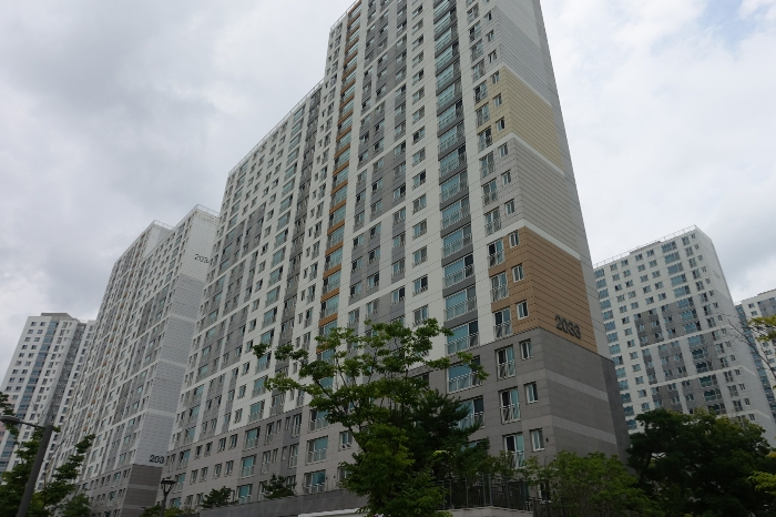 건물 외관 - 남동측에서 촬영