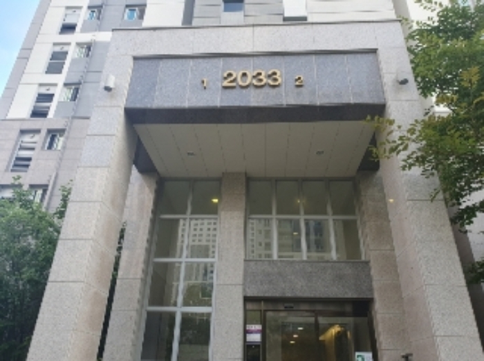 2033동 1,2라인 출입구