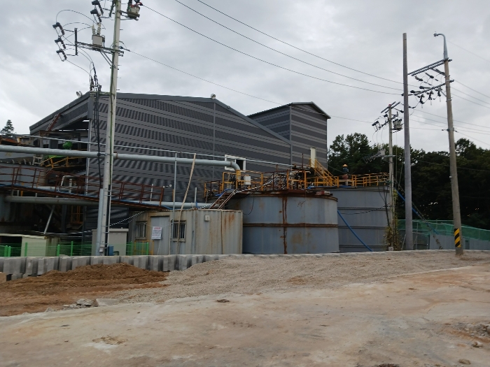 대상물건 기호3 및  기호1 지상의 제시외 설비