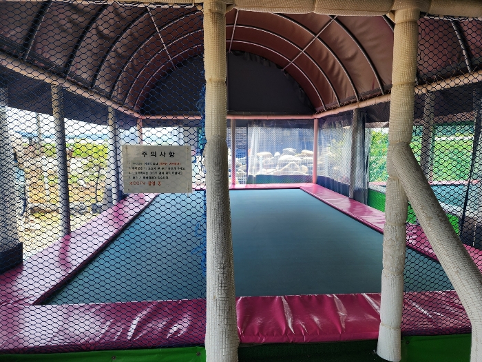 제시외건물 ㉥ (트램폴린시설)