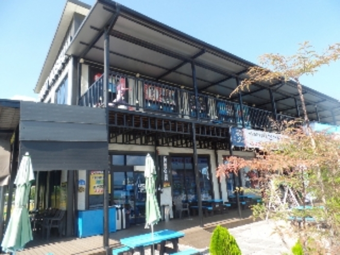 제시외 ㄴ.가추 및 데크(2층 소재)