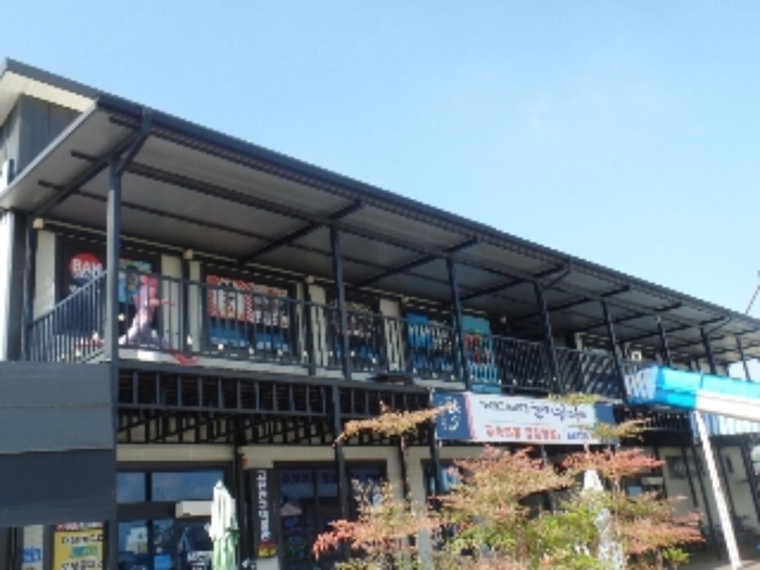 제시외 ㄴ.가추 및 데크(2층 소재)