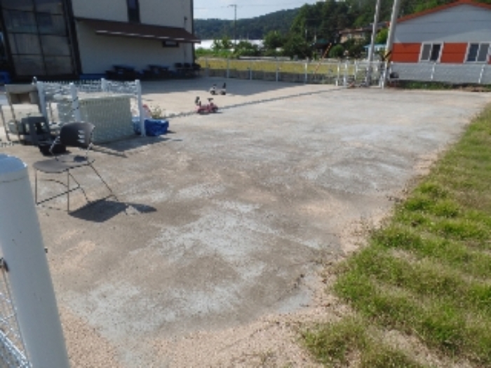 기호 1. 일부 시멘콘크리트 포장된 상태이며, 제시외 ㅋ.관정 1식 소재