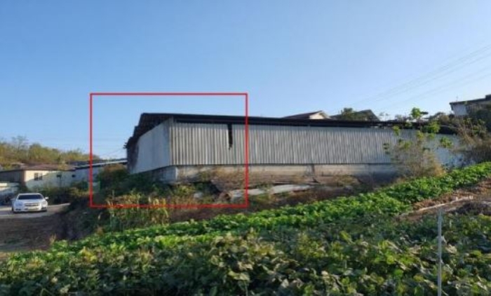 본건 기호[2] 토지 소재 타인소유 건물