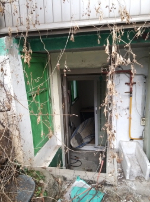 지하실 입구(탑