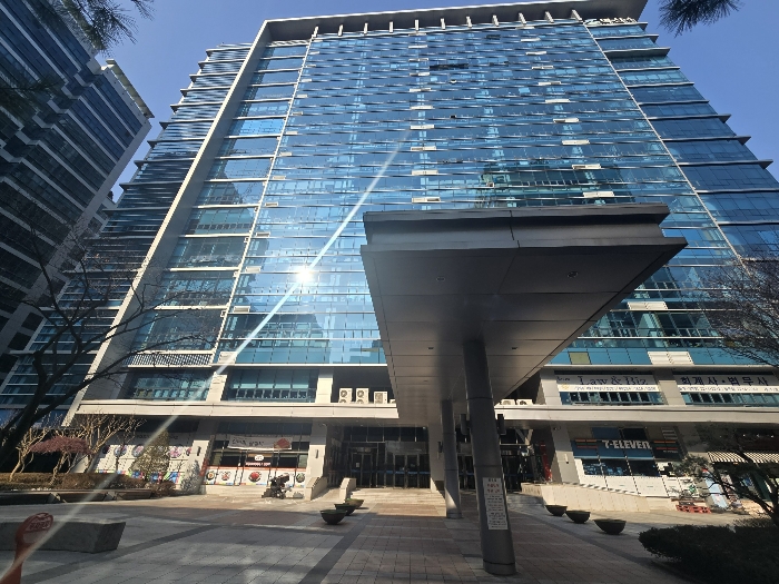 본건 건물 전경2
(남동측에서 촬영)