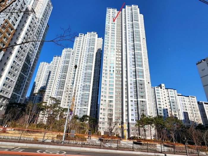 남서측에서 촬영