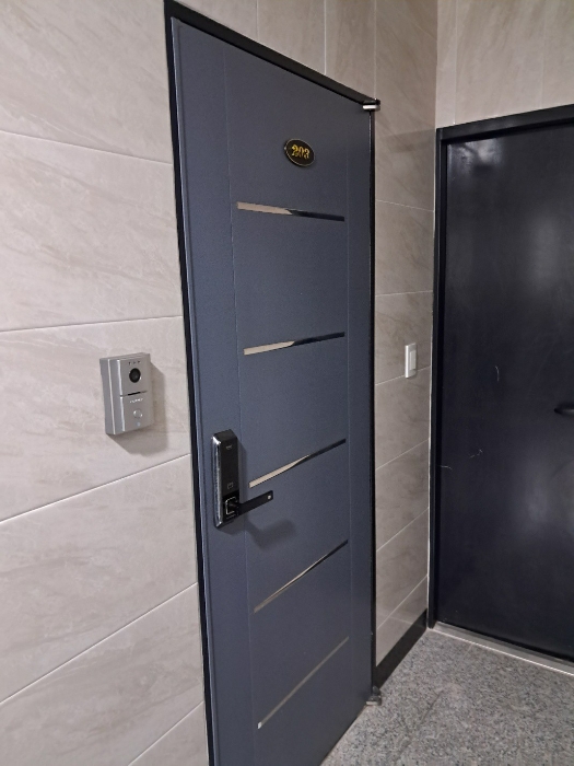 해두리174 2층 203호 출입구