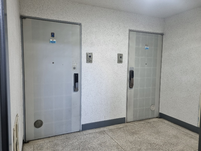 본건이 소재한 5층
(본건은 좌측)