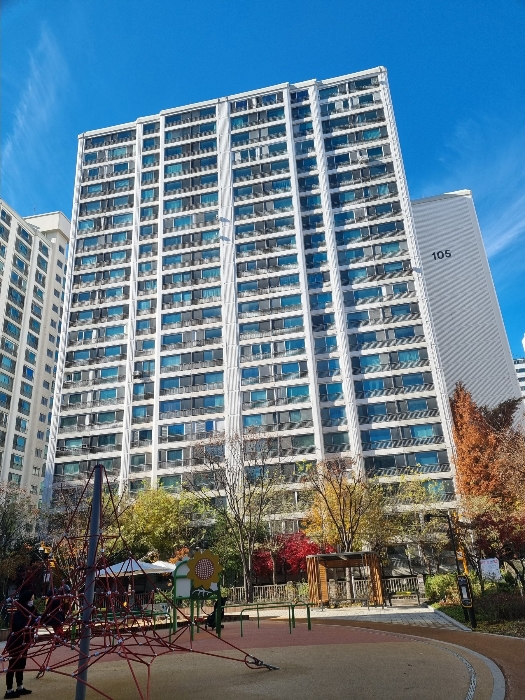 본건이 소재하는 104동 전경
(동측에서 본 전경)