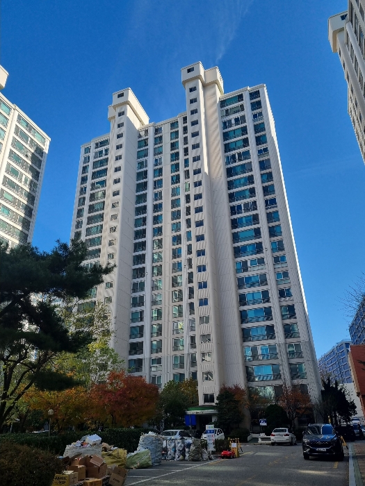 본건이 소재하는 104동 전경
(서측에서 본 전경)