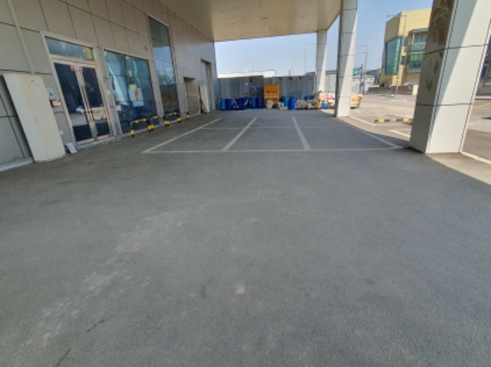 텅 빈 주차장(1)