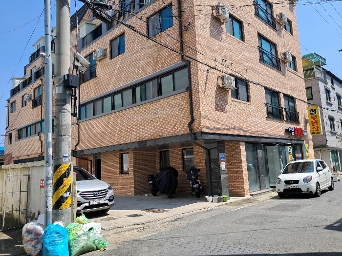 본건