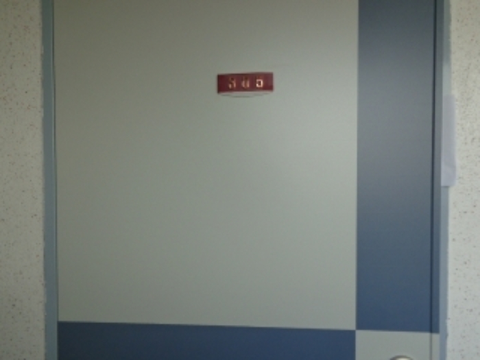 [목록 2] 305호 현관 출입문 모습