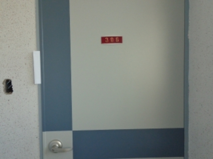 [목록 2] 306호 현관 출입문 모습