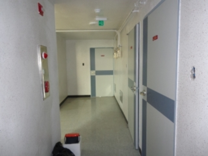 [목록 2] 지상 4층 복도의 모습