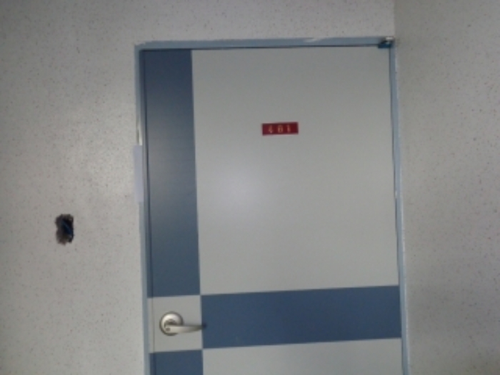 [목록 2] 401호 현관 출입문 모습