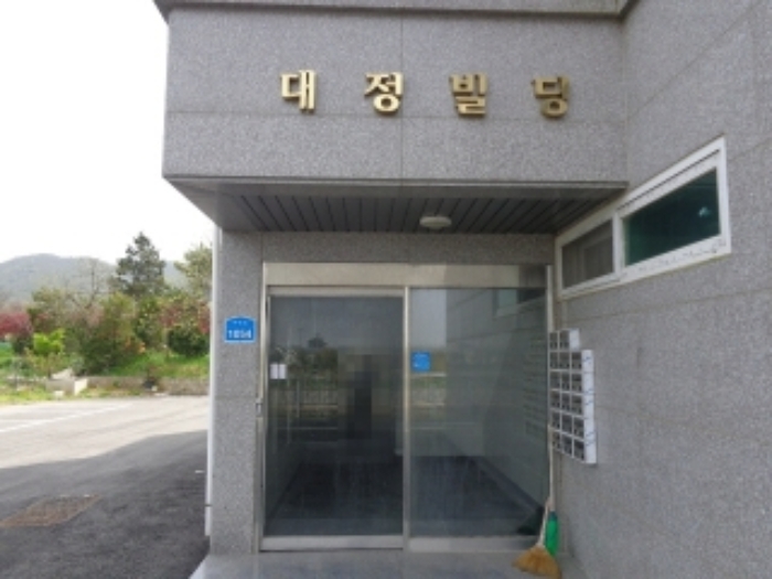 [목록 2] 주택으로 올라가는 북서쪽 공동 출입구의 모습