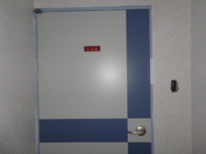 [목록 2] 404호 현관 출입문 모습