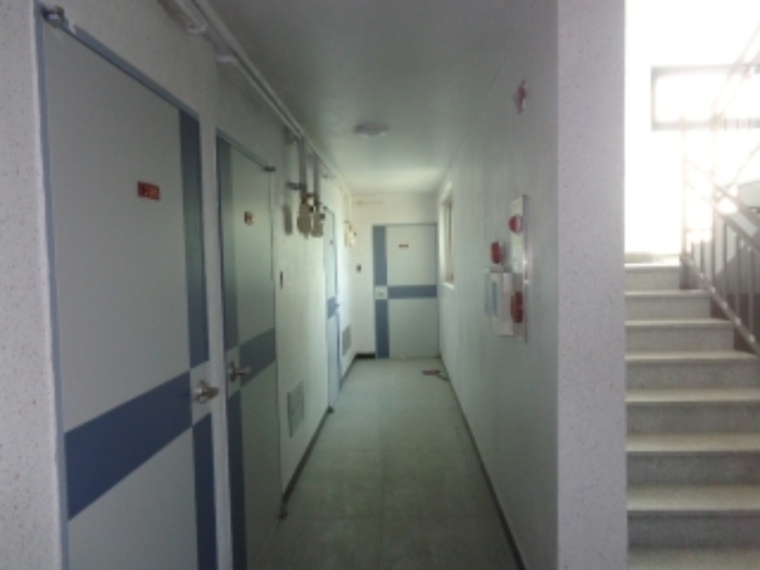 [목록 2] 지상 2층 복도의 모습