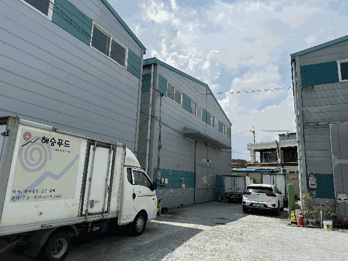 본건 전경: 기호(1,2)토지, 기호(4)건물