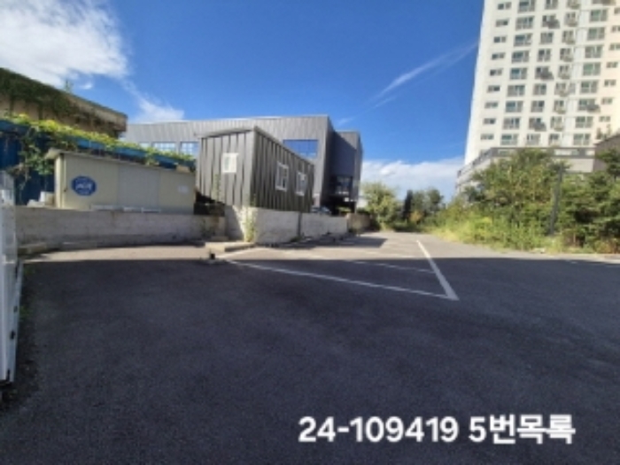 5번 목록 -주차장 일부