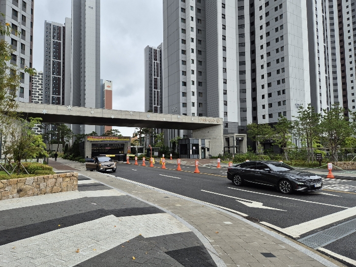 단지 후문 출입로