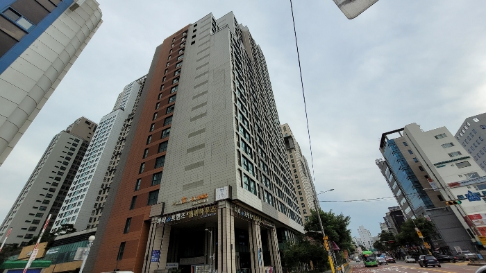 본건 소재 건물 전경