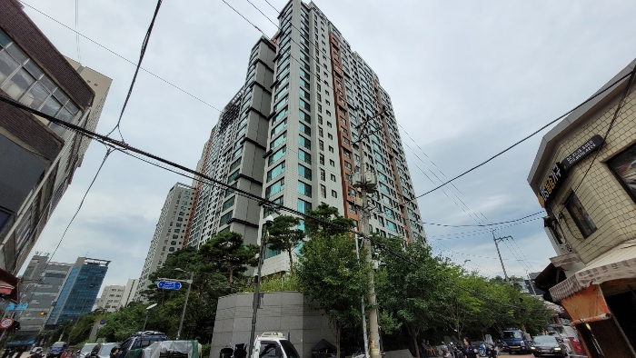 본건 소재 건물 전경