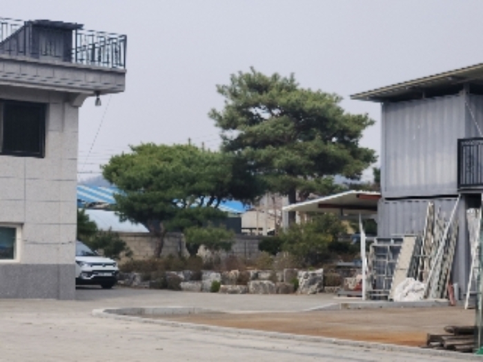 제시외 컨테이너 및 조경수