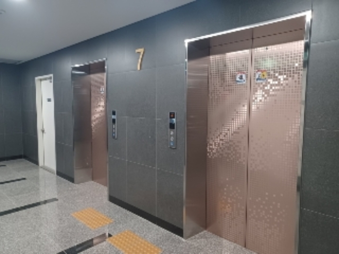 본건1번 한강듀클래스 A동710호가 위치한 7층 엘리베이터 앞쪽 현황사진