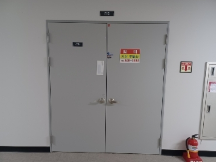 본건1번 한강듀클래스 A동710호 출입문 앞쪽 현황사진