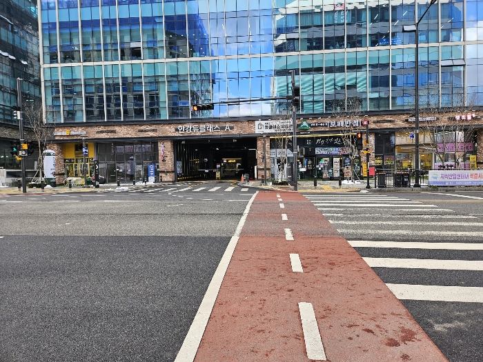 기호 1(출입구 전경)