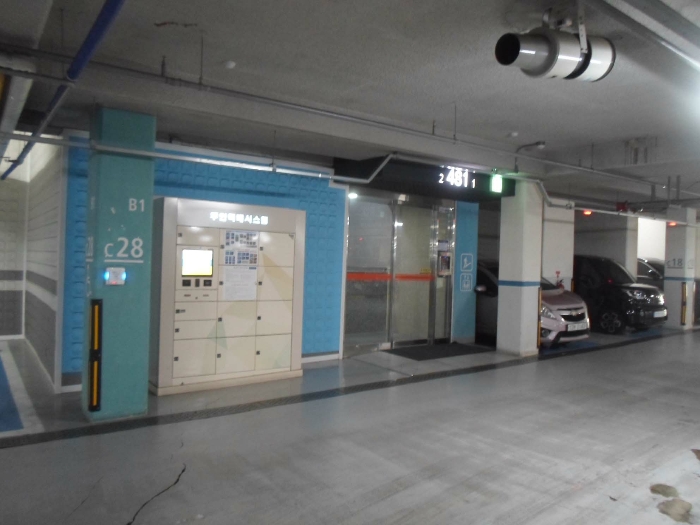 지1층 지하주차장 출입구
